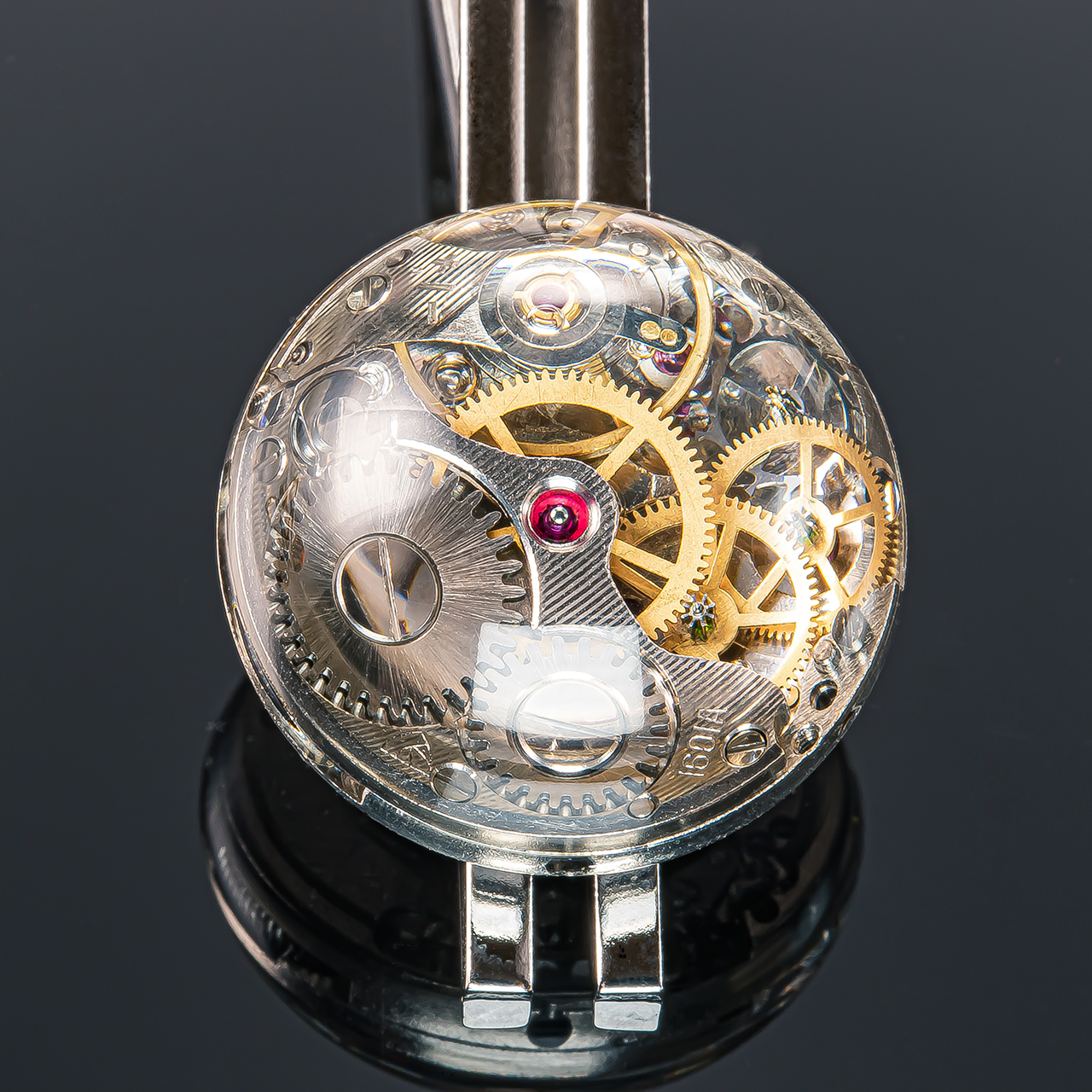 機械式時計のネクタイピン